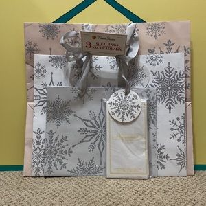 Punch Studio Christmas Gift Bag Set
